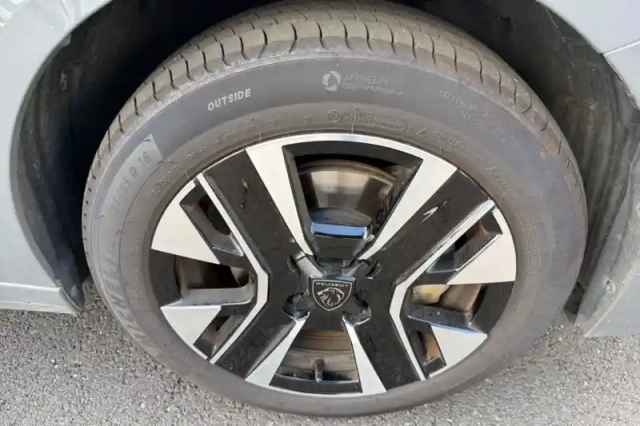 Peugeot 208 hybrid 110 ch e-dcs6 — photo 14