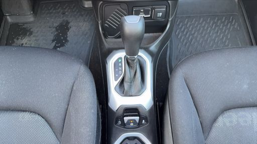Jeep Renegade 1.4 MultiAir 140 BVA6 - Longitude Business – 2017 – 64438 km – Essence – Boîte Automatique — photo 5