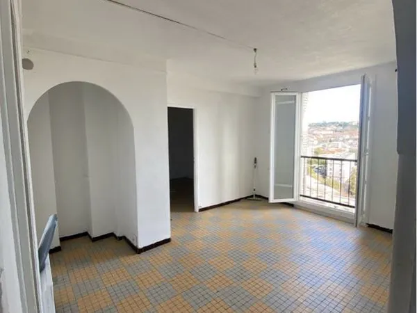 Appartement T3 55m2 RES. LES ROSIERS - Renové