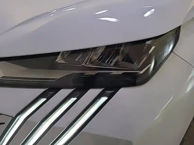 Peugeot 3008 hybrid 136 e-dcs6 — photo 50
