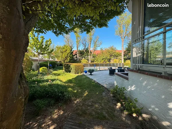 Maison 6 pièces 247 m²