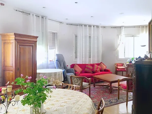 # MARSEILLE 8€ - MERMOZ | APPARTEMENT BOURGEOIS T7 AUX VOLUMES REMARQUABLES