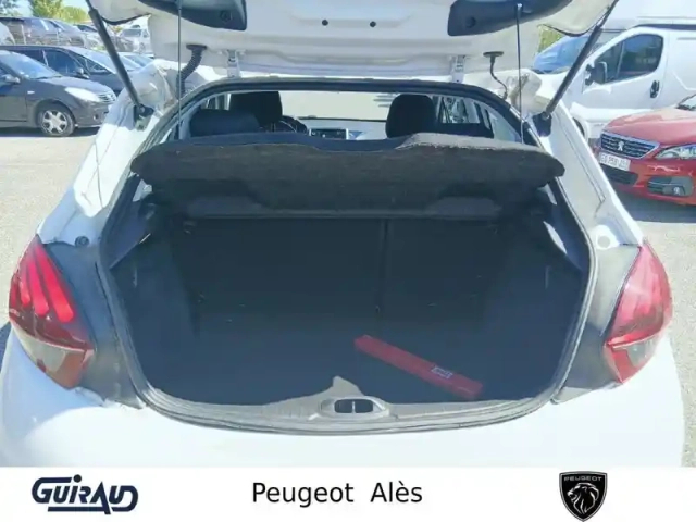 Peugeot 208 1.2 puretech 110ch s&amp;s bvm5 — photo 6