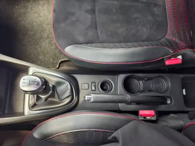Renault Captur dci 90 — photo 28