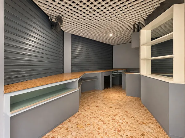 A LOUER - LOCAL COMMERCIAL 70M2 - GALERIE MARCHANDE INTERMARCHE À BOLLENE