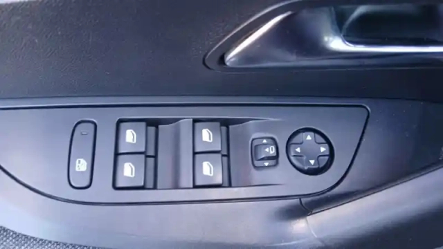 Peugeot 2008 puretech 130 s&amp;s eat8 — photo 71
