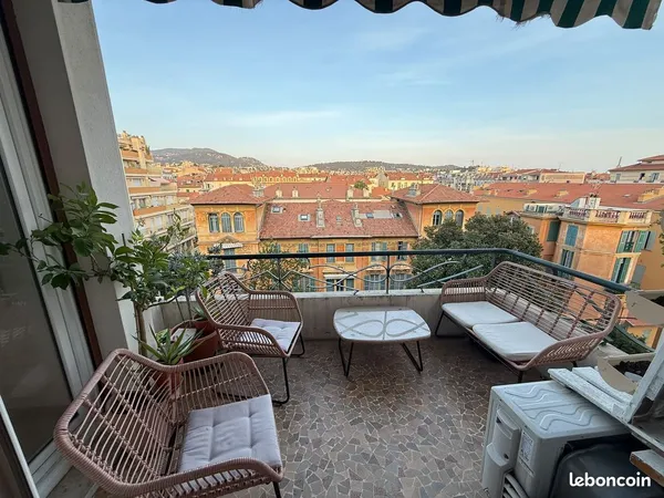 Location meublée Nice Thiers balcon avec superbe vue 2 chambres 56M² avec Garage 1,5 places