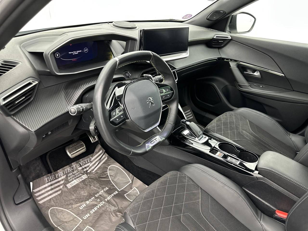 Peugeot 2008 puretech 155 s&s eat8 gt — photo 8