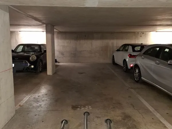 Double place de parking à louer