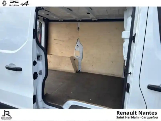 Renault Trafic fg l1h1 3t 2.0 blue dci 130ch confort - 19490? ht — photo 8