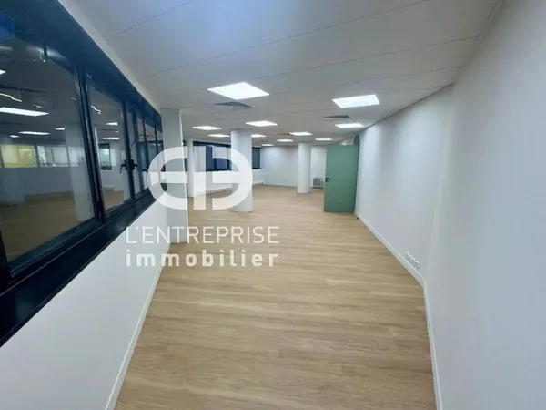 Bureaux 66 m²