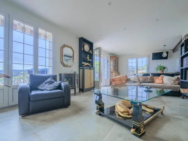 Maison 6 pièces 214 m²