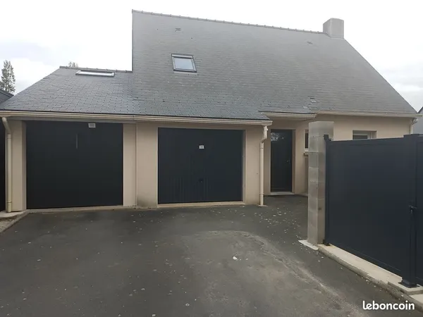 Maison familiale non mitoyenne de 109 m² habitable ; ≃ 133 m² au sol