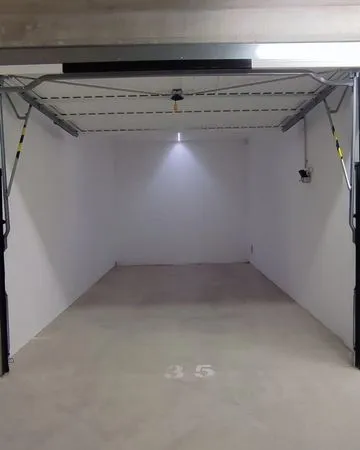 Garage/box stockage à louer Villeurbanne proche Gratte-ciel