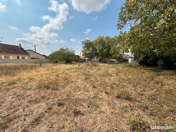 Terrain 1418 m² MARON