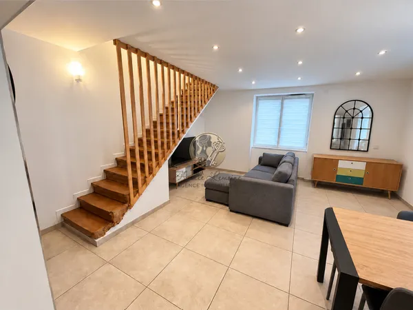 Vends maison de village - 88 m² - 3 pièces, 2 chambres - Anse 69480