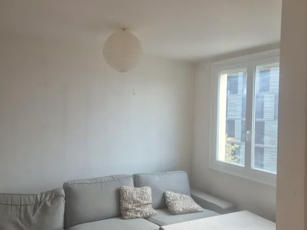 Montpellier - Appartement meublé de 69 m², deux chambres, double séjour et loggia