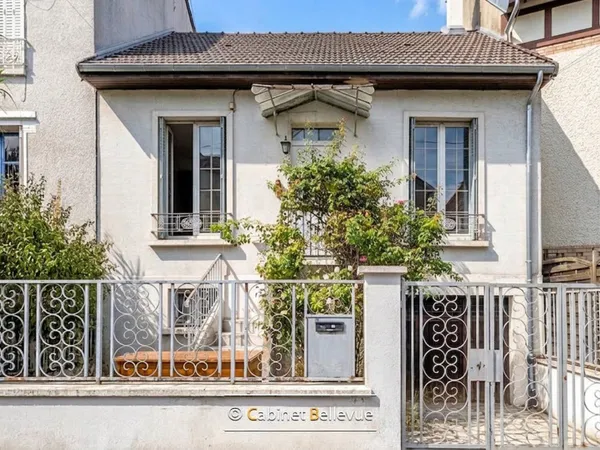 Maison indépendante 60 m2 avec petit jardin et garage Envi