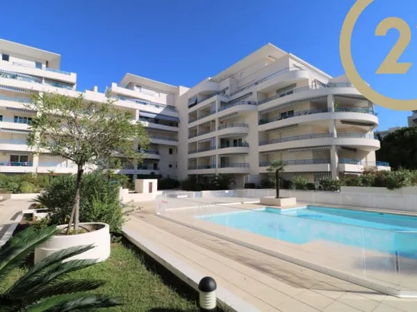 VENTE - FREJUS PLAGE - APPARTEMENT 3P - TERRASSE - GARAGE
