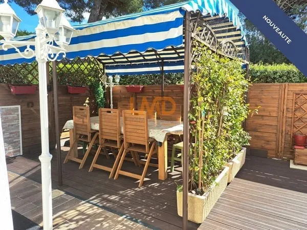 Joli pied à terre avec terrasse-Parking