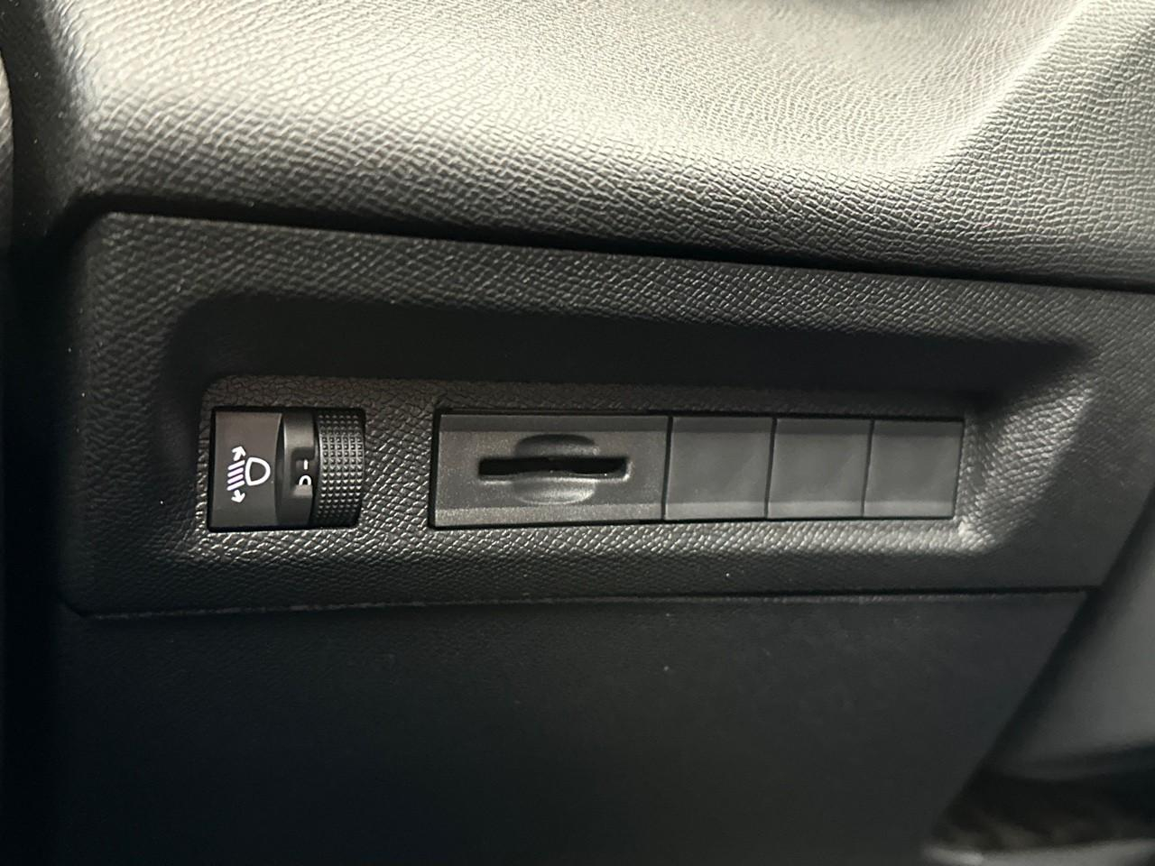 Peugeot 308 puretech 110ch s&s bvm6 active pack — photo 16