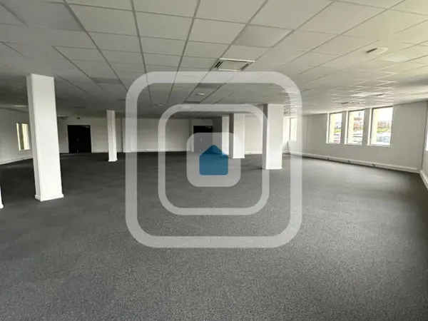 Local 153 m²