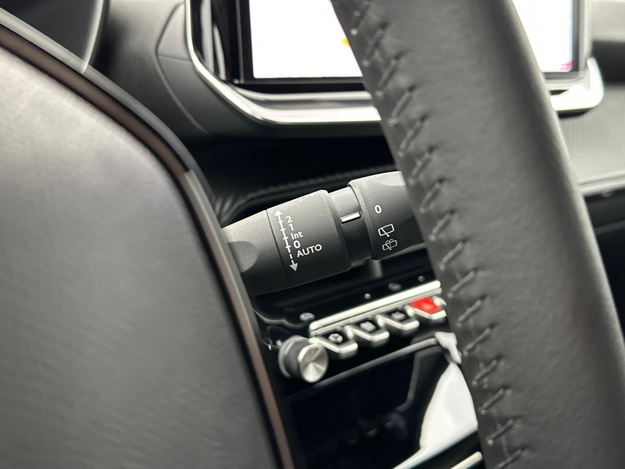 Peugeot 2008 100 s&s bvm6 allure — photo 20
