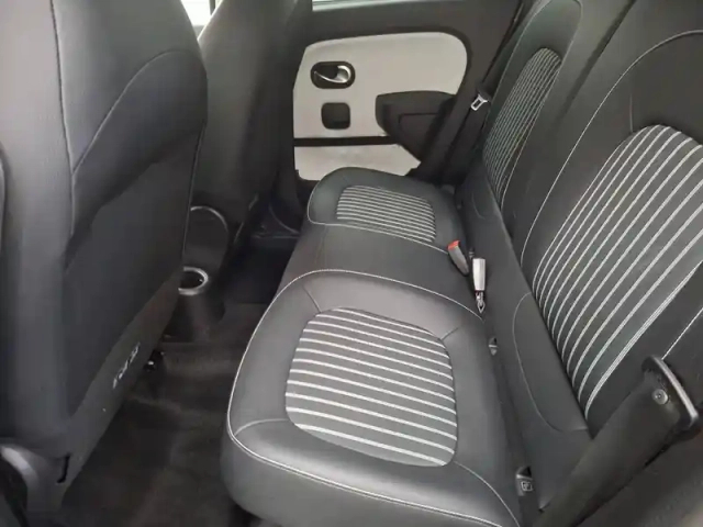 Renault Twingo iii e-tech — photo 23