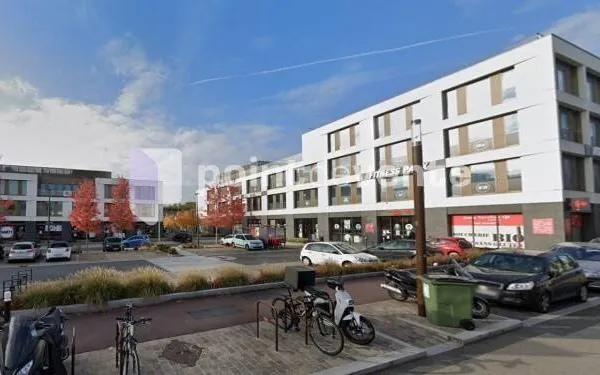 Local commercial 200 m²