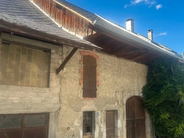 Partie de corps de ferme à rénover
