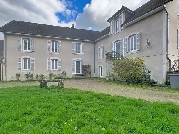 Maison 7 pièces 346 m²