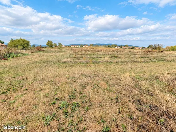 Terrain 900 m² SAINT ETIENNE DES OULLIERES