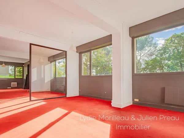 Commerce 180 m²