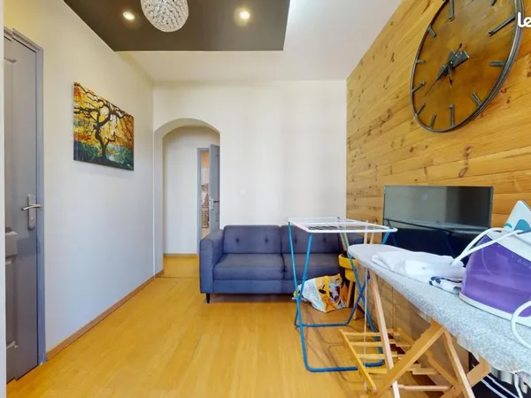 Chambre 6 pièces 102 m²