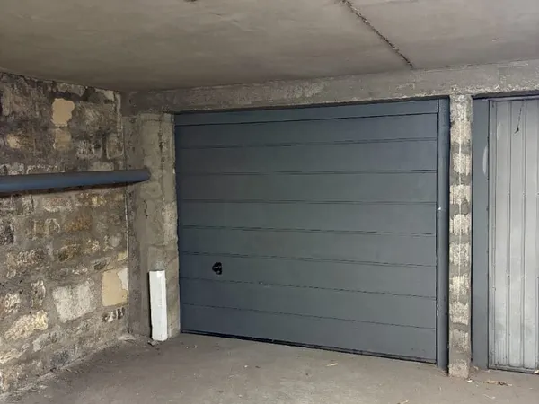 COURBEVOIE ? BOX FERMÉ EN SOUS-SOL