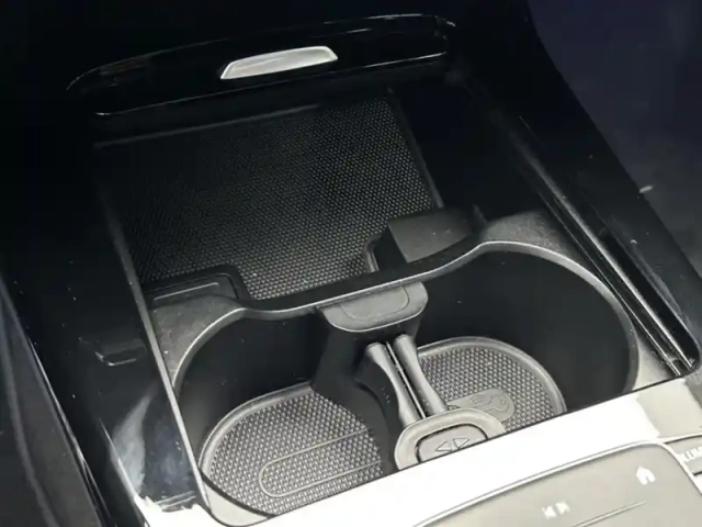 Mercedes Classe A 200 amg line — photo 35