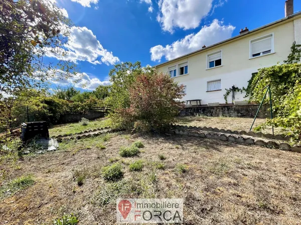 METZ DEVANT LES PONTS - MAISON JUMELEE 6 PIECES + JARDIN - 117 m²