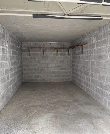Box à louer (Garage / Espace de Stockage)
