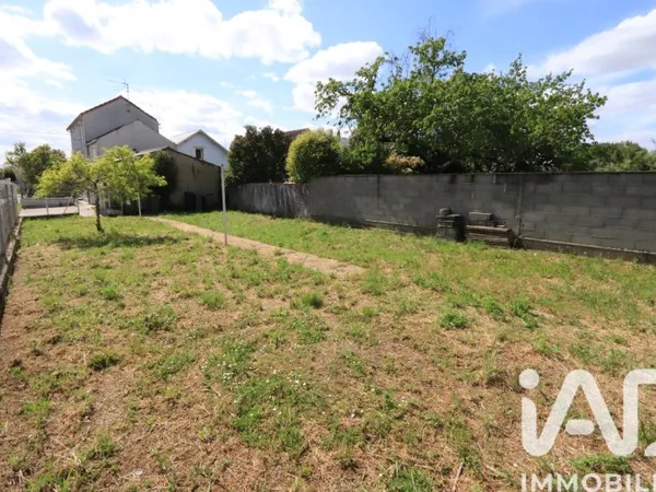 Terrain 300 m²