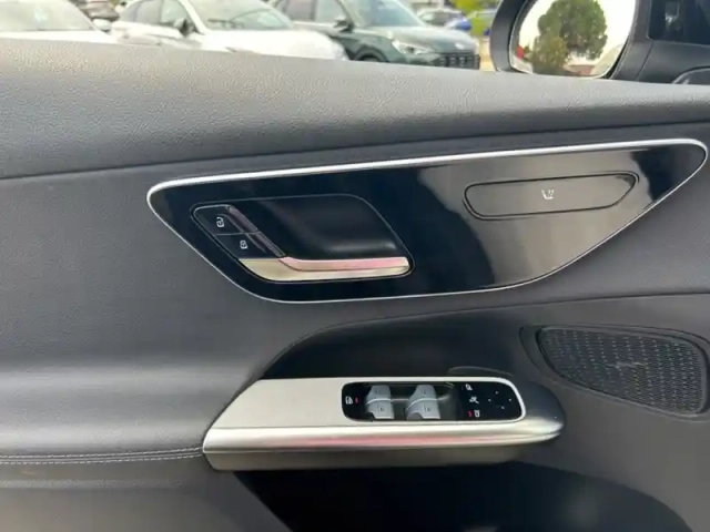 Mercedes Glc 300 e hybrid eq 4matic ava — photo 12