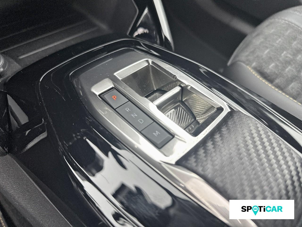 Peugeot 2008 1.2 puretech 130ch s&s roadtrip eat8 — photo 14