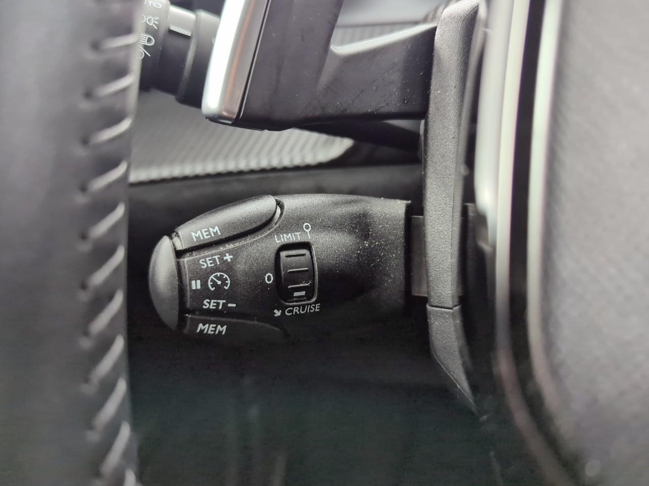 Peugeot 2008 hybrid 145 e-dcs6 allure — photo 19