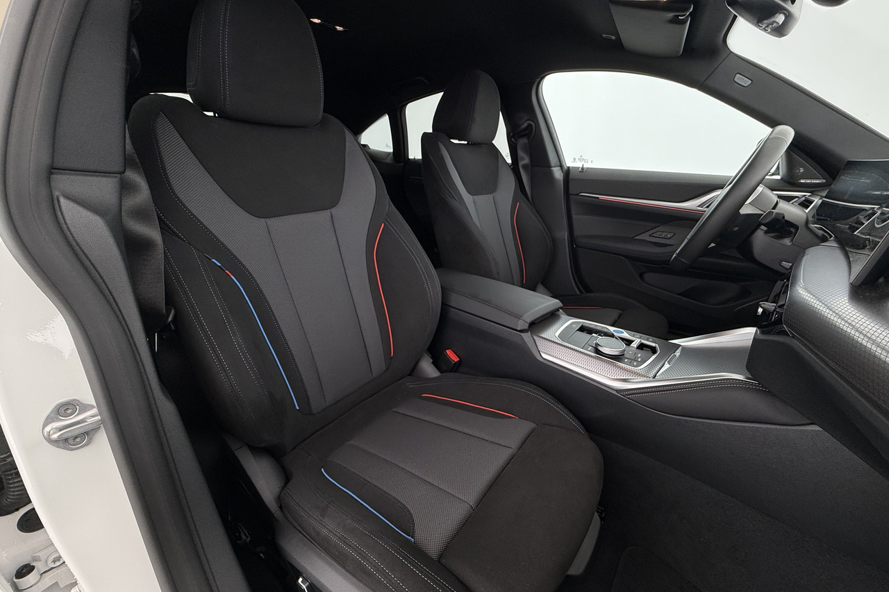 BMW I4 — photo 14