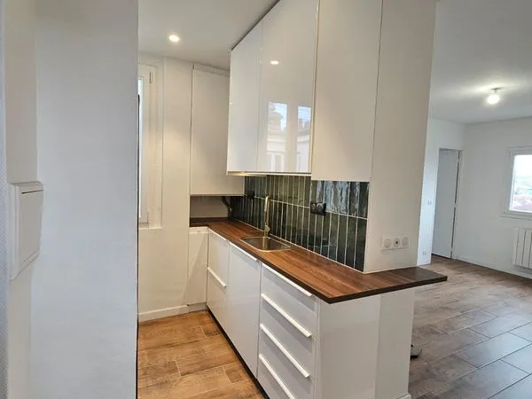 CHOISY-LE-ROI - 2 PIÈCES 34 m² - 6e ET DERNIER ÉTAGE - ENTIÈREMENT RÉNOVÉ