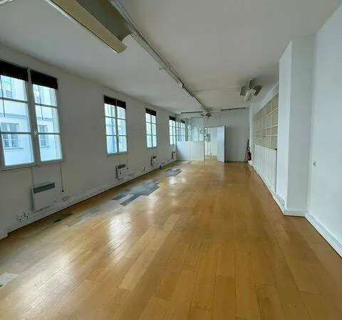 Bureaux 83 m²
