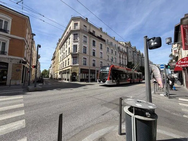 Local commercial 65 m²
