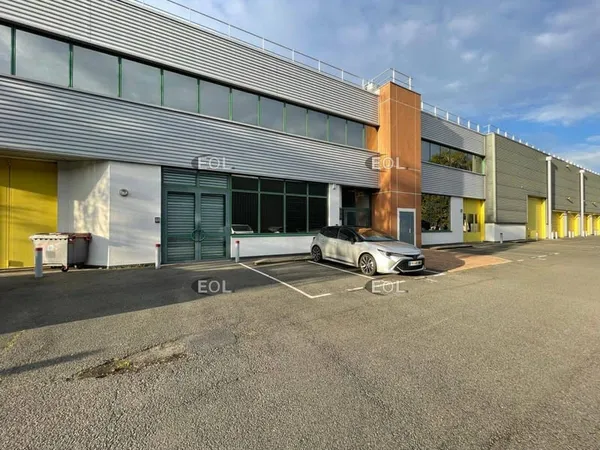 Local d'activité 457 m²