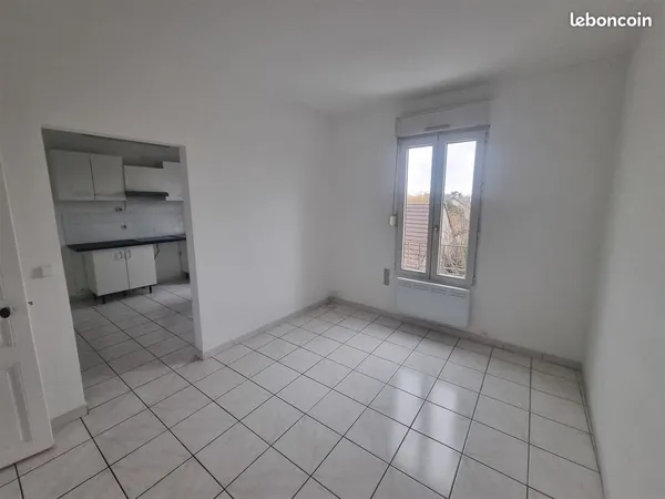 F2 35 m2 2e etage libre - Juvisy gare RER