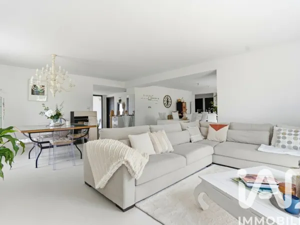 Maison 7 pièces 205 m²