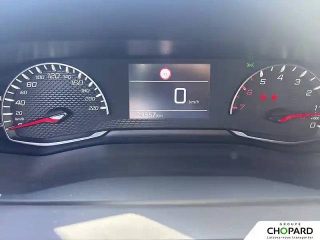 Peugeot 2008 puretech 100 s&amp;s bvm6 — photo 17